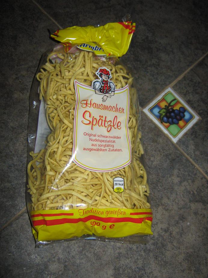 Spätzle - Von Penarc - CC BY-SA 3.0, https://commons.wikimedia.org/wiki/File:Armbruster_Mehl_Spätzle_16_11_2011.jpg